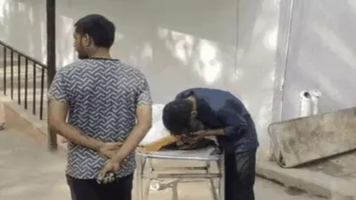 जिस मां की अर्थी को कंधा देने निकला था बेटा, खुद उसी के साथ पंचतत्व में हुआ विलीन