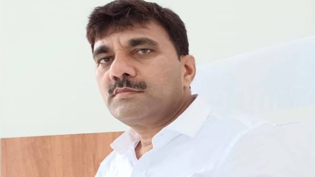 JDU के बाहुबली MLA  के पर घर रेड, टीम के साथ पहुंचे पुलिस अधिकारी, विधायक के भाई समेत 3 के खिलाफ गैर-जमानती वारंट जारी