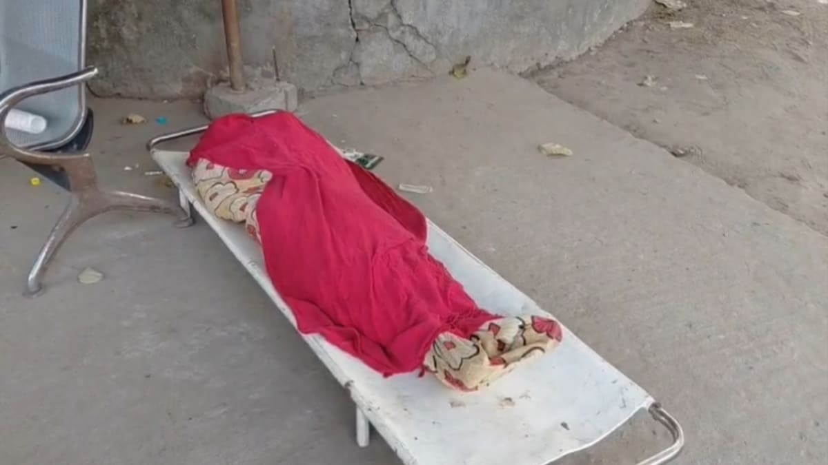 फंदे से लटकता मिला महिला का शव, मायके वालों ने लगाया हत्या का आरोप, पति बेटी संग फरार