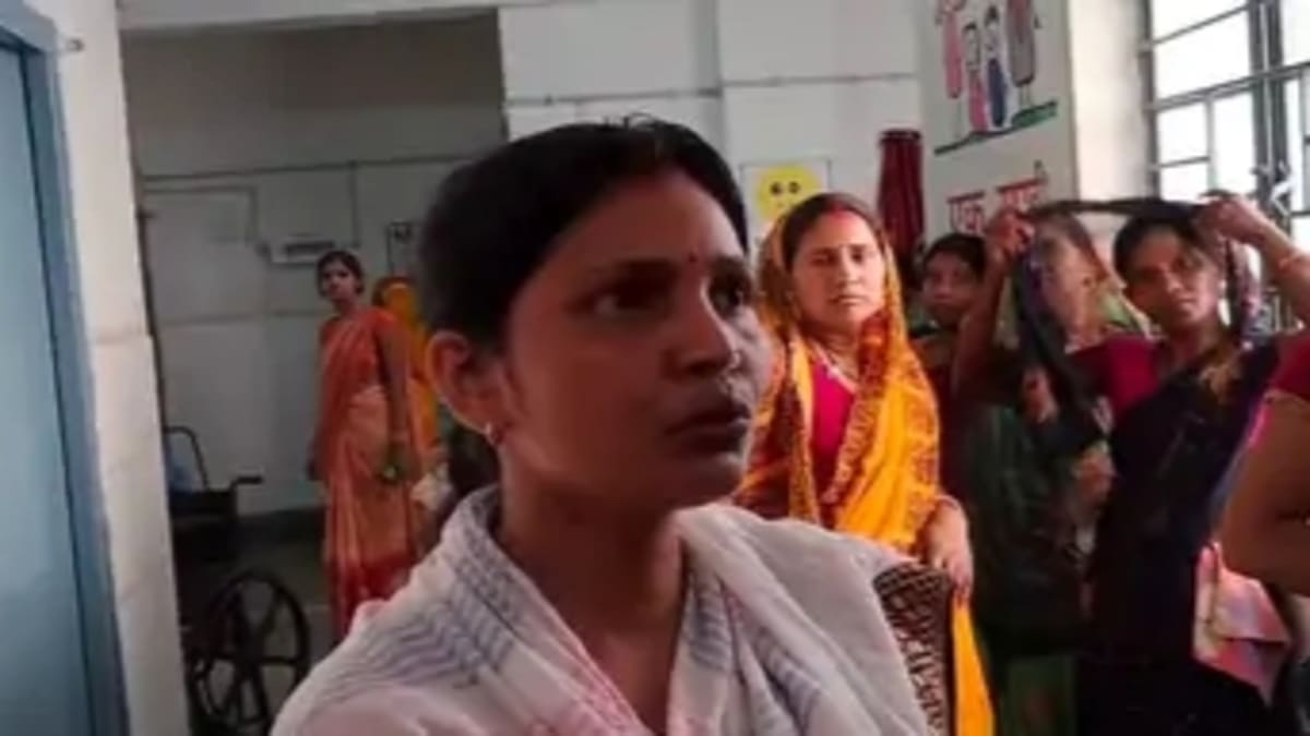 अस्पताल में लापरवाही की भेंट चढ़ा नवजात,​ जन्म के 4 घंटे बाद मौत, परिजनों ने किया भारी हंगामा