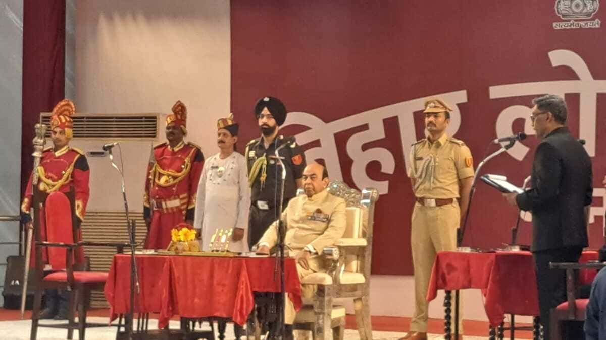 सम्राट चौधरी ने संभाली कमान, बिहार में नए सियासी युग की शुरुआत, 24वें मुख्यमंत्री के तौर पर ली शपथ