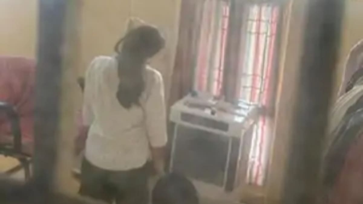 बीटेक छात्रा ने दी जान, सुसाइड नोट में खुद को बताया नाकाबिल, एक अन्य छात्रा ने किया आत्महत्या का प्रयास