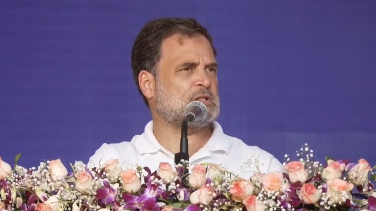 राहुल ने नीतीश के इस्तीफे को बताया BJP का दबाव, JDU ने याद दिलाया लालू का ‘मटन’