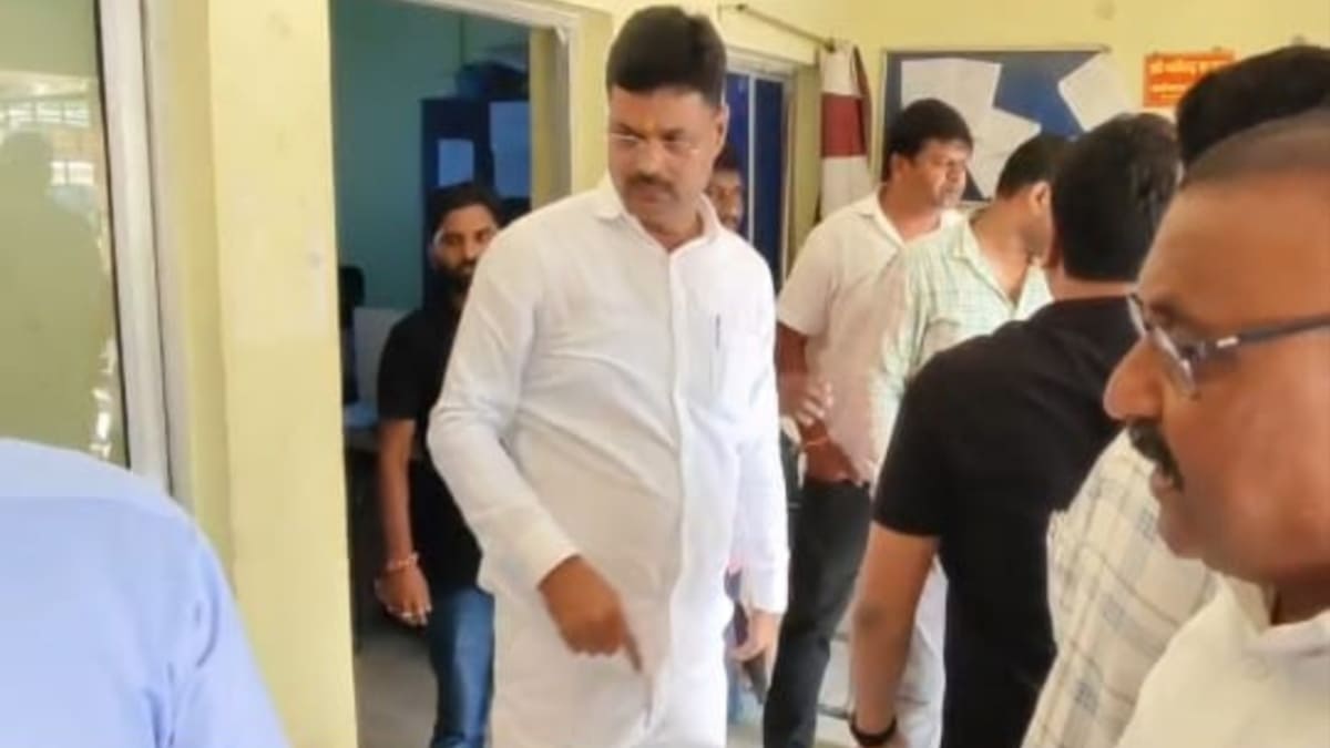 ​सुगौली नगर पंचायत की बैठक में भारी बवाल, भ्रष्टाचार और पक्षपात के आरोपों के बीच अखाड़ा बना सदन