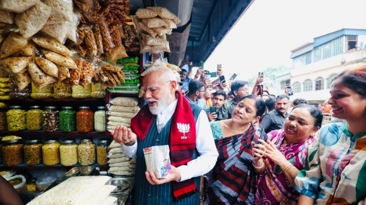 झालमुड़ी पर छिड़ी जंग, RJD ने PM मोदी को बताया तेजस्वी का ‘कॉपीकैट’