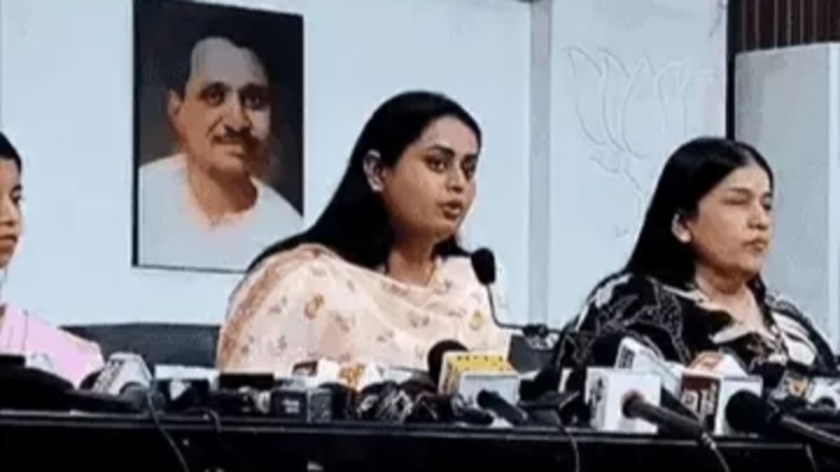 नेताओं के बेड… वाले बयान पर भड़कीं श्रेयसी सिंह, पप्पू यादव अपने बयान पर कायम, जानिए पूरा मामला