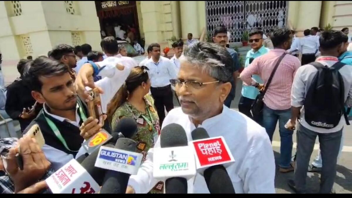 सदन में आपत्तिजनक शब्दों पर विवाद, आलोक मेहता ने अध्यक्ष से कार्रवाई की मांग, जानें पूरा मामला