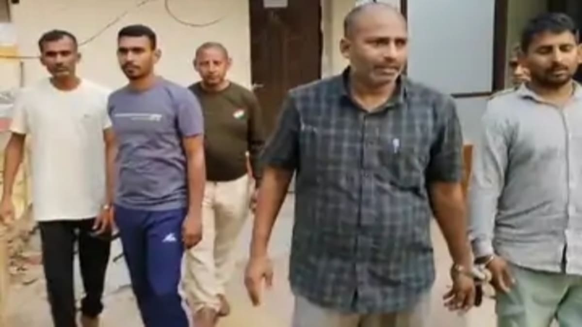 ​पुलिस ही निकली किडनैपर! 5 लाख की डिमांड, 1.5 लाख के साथ 2 ASI समेत 4 जवान अरेस्ट!