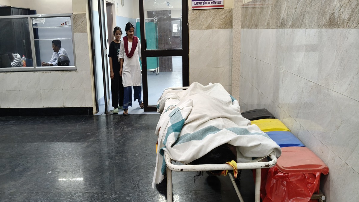 नशे की रफ्तार ने उजाड़ा घर, बिंद में टोटो पलटने से महिला की मौत, तीन घायल