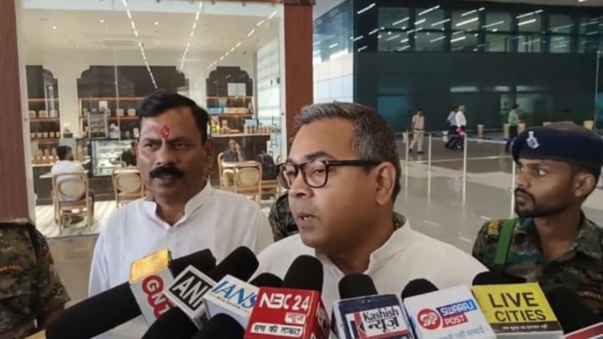 अरुण भारती ने तेजस्वी की राजनीति को बताया ‘ओछी’, बोले- बिहार छोड़ बंगाल-तमिलनाडु में घूम रहे नेता प्रतिपक्ष