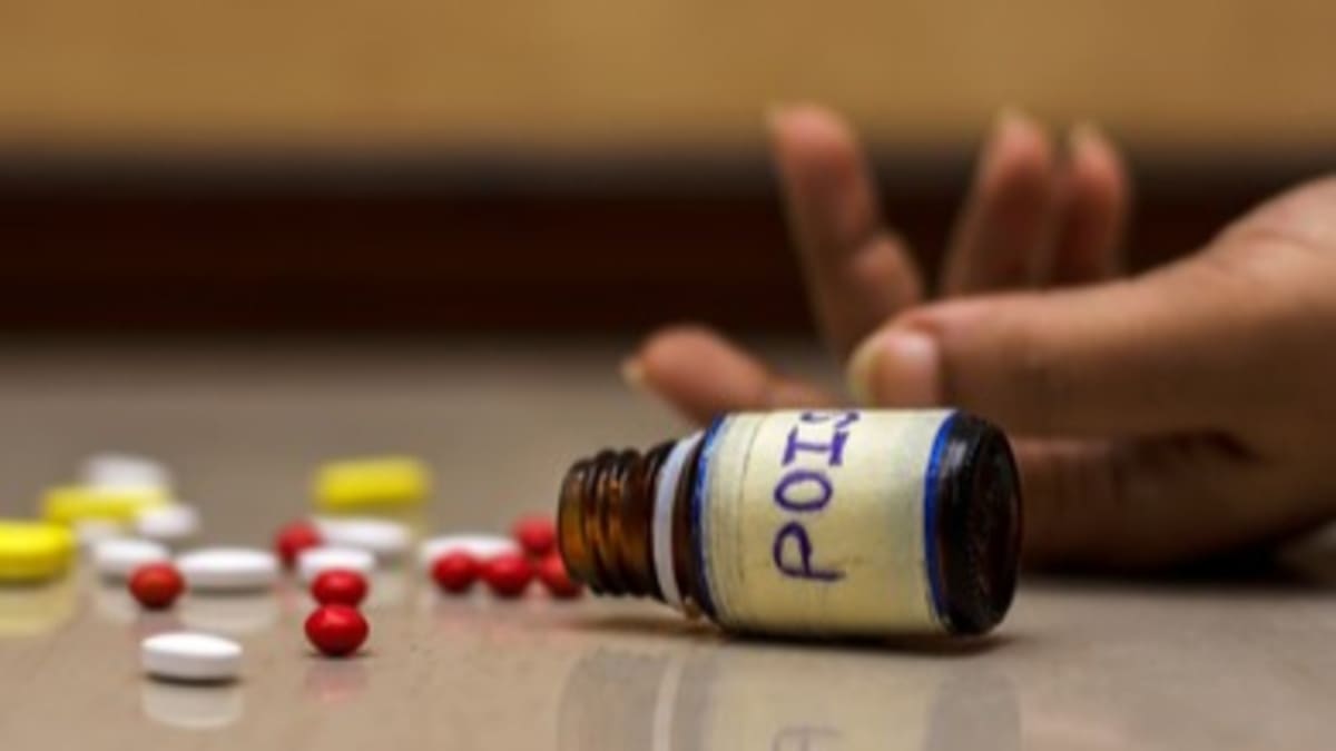 ​डॉक्टर बनने का सपना टूटा, पटना के नालंदा रेजीडेंसी में नीट छात्र ने खाया सोडियम एजाइड, फॉरेंसिक जांच में जुटा प्रशासन