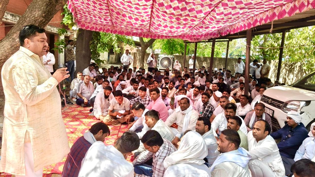 पलवल में बिजली कर्मचारियों का विरोध सफल: मांगें मानने के बाद काम पर लौटे कर्मचारी