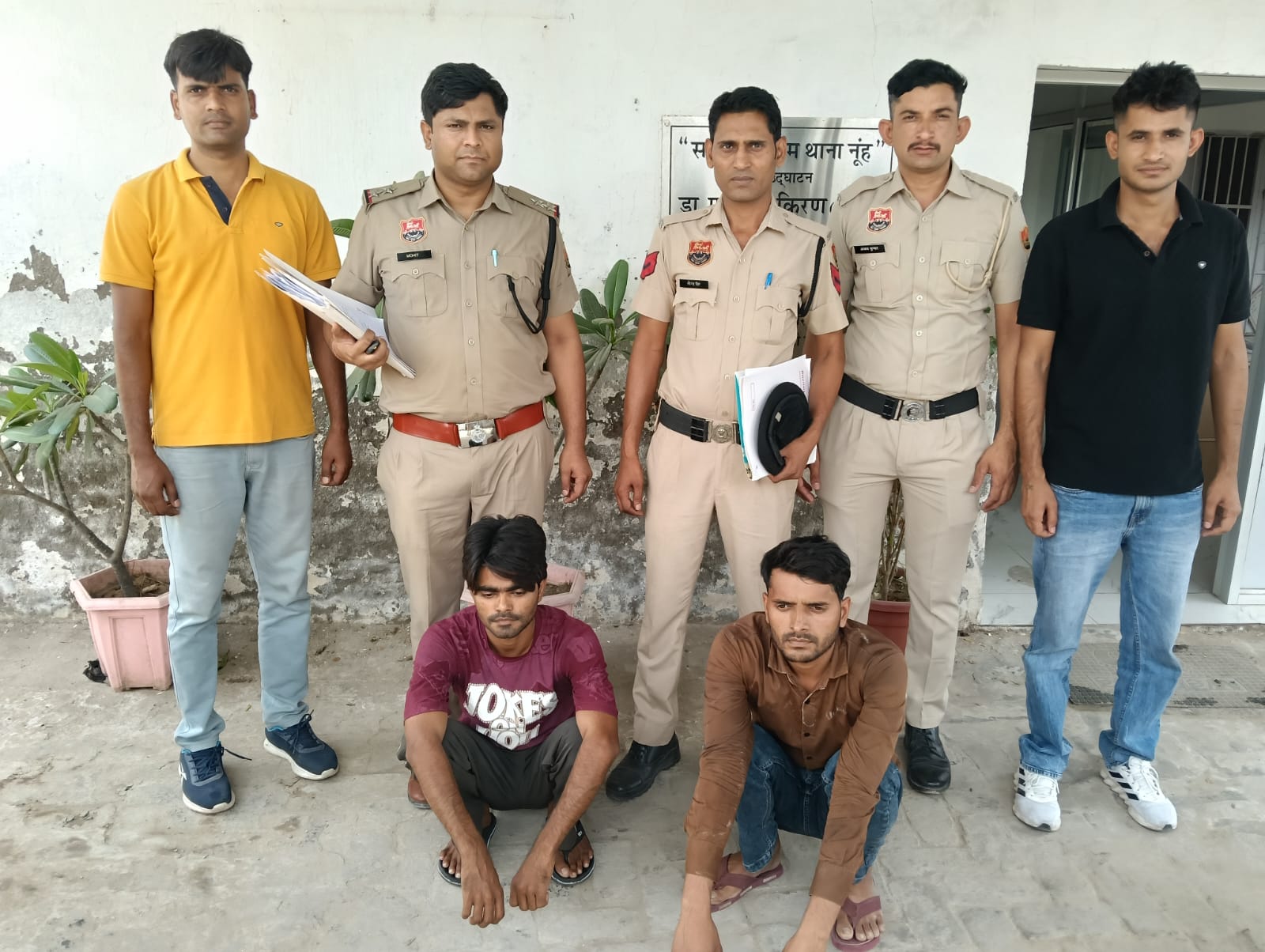 नूंह पुलिस की बड़ी कार्रवाई: दो साइबर अपराधी गिरफ्तार, मोबाइल व फर्जी सिम बरामद