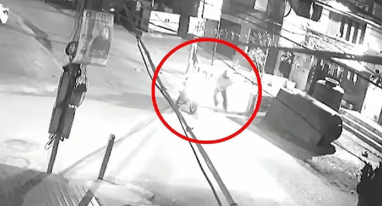 अमृतसर में पुलिस टीम पर पथराव: ग्रेनेड हमले की जांच के दौरान 2 जवान घायल, आरोपी फरार