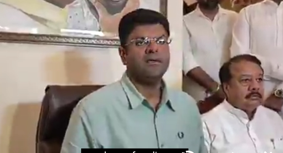 GJU विवाद पर फूटा गुस्सा: 27 अप्रैल को हिसार में जेजेपी की ‘छात्र महापंचायत’, दुष्यंत का बड़ा ऐलान