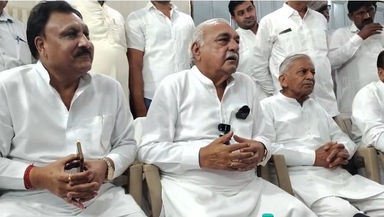 हांसी की मंडी में बरसे हुड्डा: किसानों की बदहाली और बीजेपी के भ्रष्टाचार पर खोला मोर्चा