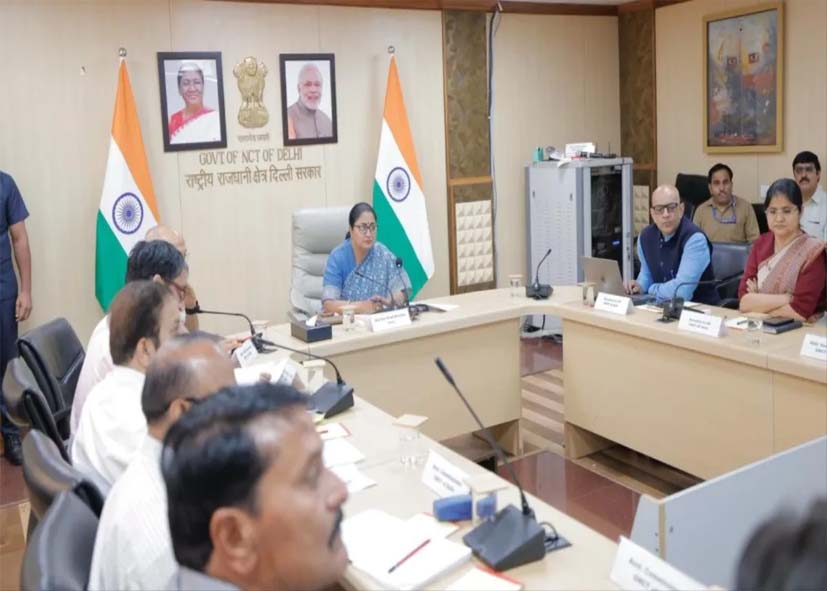 दिल्ली में जल्द बनेंगे QR कोड वाले स्मार्ट राशन कार्ड, पारदर्शिता बढ़ाने CM रेखा गुप्ता ने दिए निर्देश