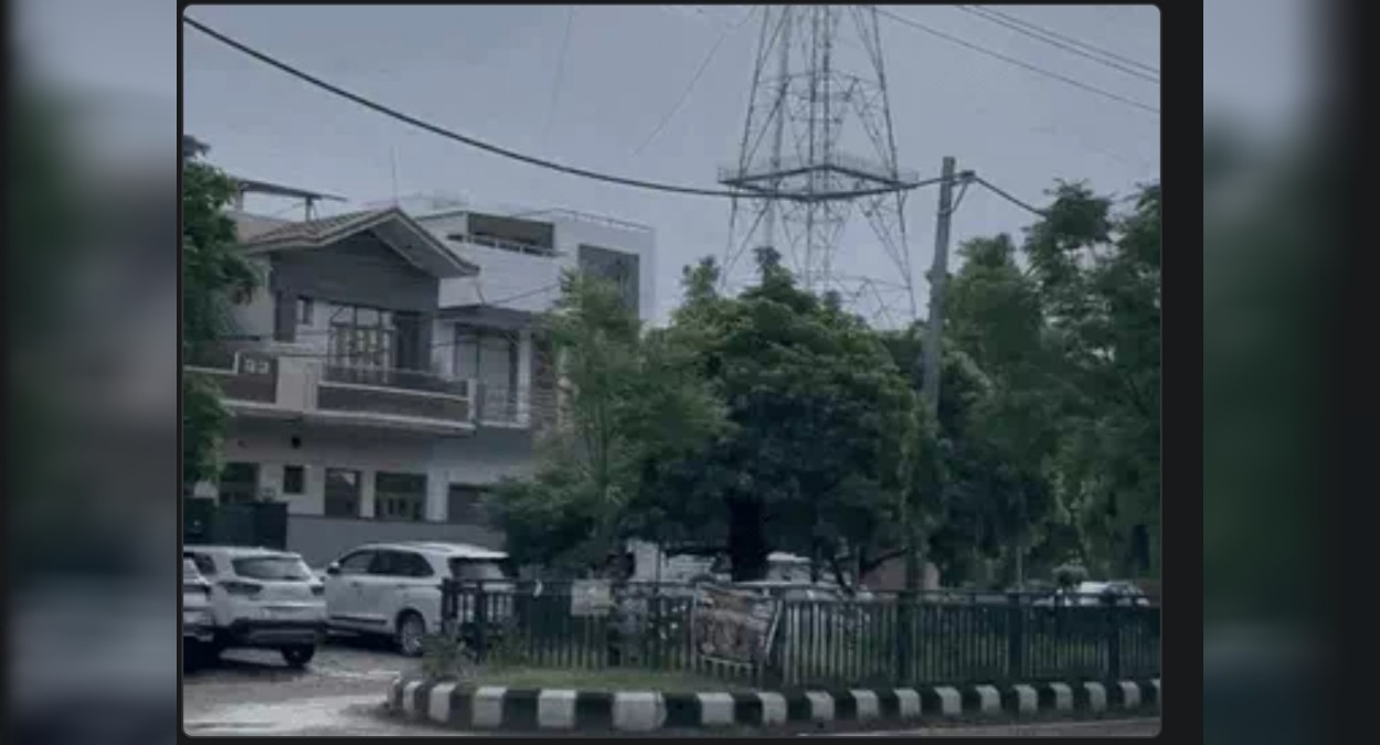 हरियाणा में बदला मौसम का मिजाज: करनाल में गिरे ओले, गुरुग्राम-फरीदाबाद समेत कई शहरों में बारिश और तूफान का खतरा