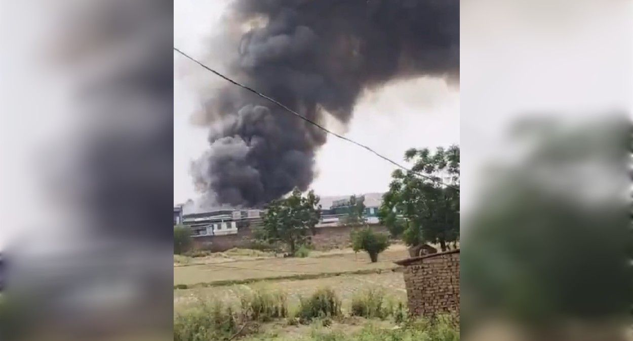 नूंह की मीट फैक्ट्री में भड़की भीषण आग, काले धुएं से दहला इलाका, बड़ा हादसा टला