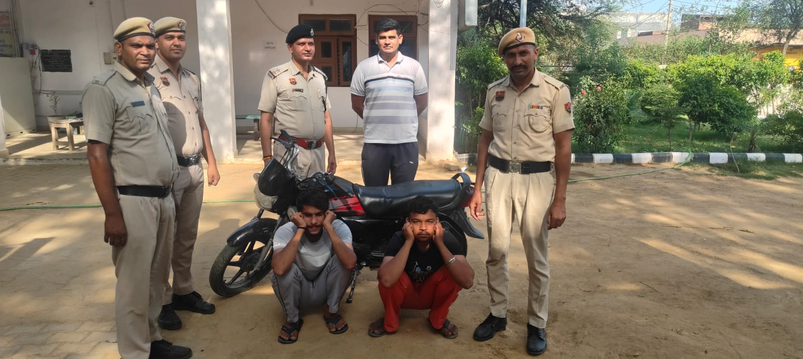 चेकिंग में फंसे बाइक चोर! तावडू पुलिस ने चोरी की HF Deluxe समेत दो आरोपी दबोचे