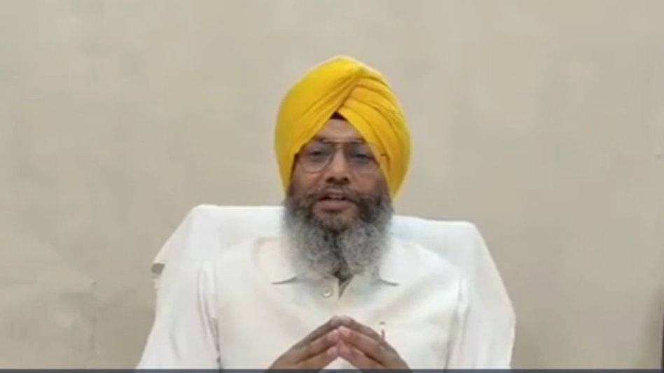 खालसा साजना दिवस: 2840 श्रद्धालुओं का जत्था कल पाकिस्तान रवाना, SGPC ने बांटे पासपोर्ट