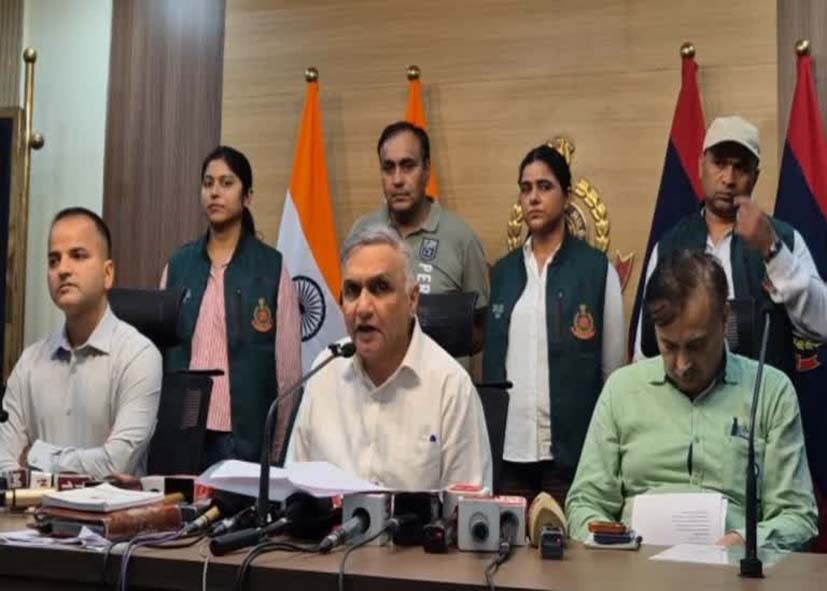 दिल्ली में ISI के ‘जासूसी-आतंक’ मॉड्यूल का भंडाफोड़, MBA-MCA पास युवाओं से चल रहा था नेटवर्क