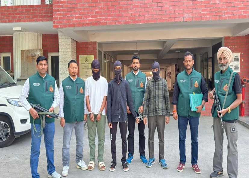 दिल्ली पुलिस की बड़ी कार्रवाई: राजधानी में आतंकी साजिश रच रहे 4 युवक गिरफ्तार, IED बनाने का सामान बरामद