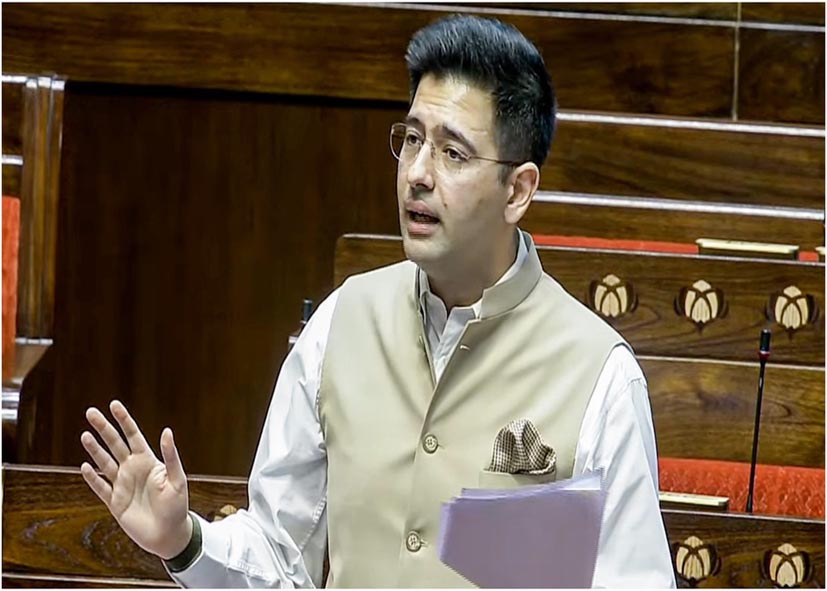 AAP ने राज्यसभा में राघव चड्ढा को उप नेता पद से हटाया, सदन में बोलने पर भी रोक