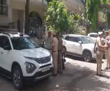 दिल्ली में IRS अधिकारी की बेटी का घर में मर्डर, रेप की आशंका, नृशंस हत्या से दिल्ली का प्रशासनिक अमला हिला