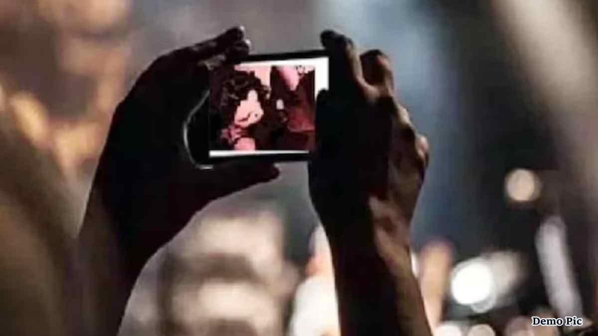 ‘फोन में अश्लील वीडियो का जखीरा’, AI को हथियार बनाकर नाबालिग से वसूला टेरर टैक्स, नौकरी से हटाने पर बेटी से लिया पिता का बदला