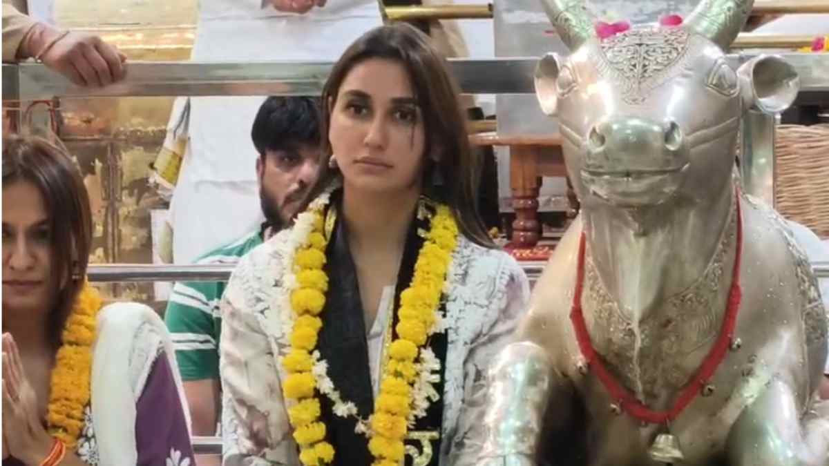 महाकाल की शरण में फिल्म एक्ट्रेस निकिता दत्ता, नंदी हॉल में बैठकर लगाया ध्यान, मांगी मन्नत