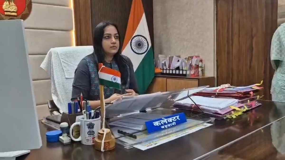 कलेक्टर का व्हाट्सएप हैक, हैकर ने फोन से अफसरों को भेजे ऐसे मैसेज, मचा हड़कंप