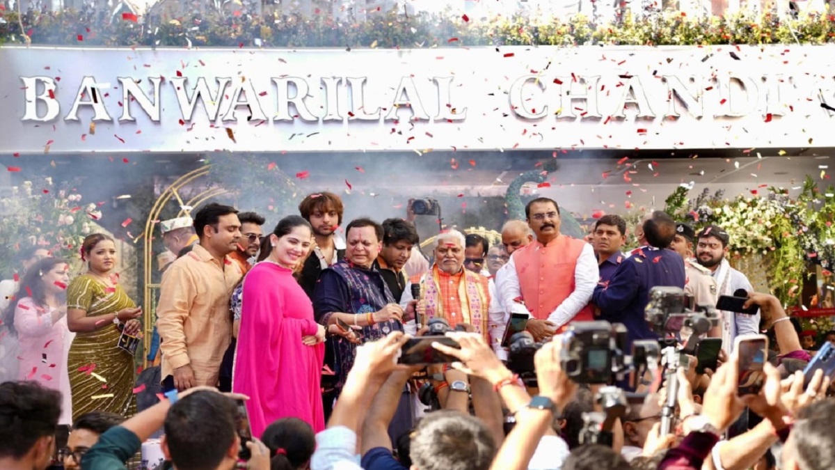 बिहार में खुला देश का पहला सिल्वर ज्वेलरी मॉल ‘बनवारीलाल चांदीवाला’, जया किशोरी ने किया उद्घाटन, संजय सरावगी और प्रेम कुमार भी रहे मौजूद