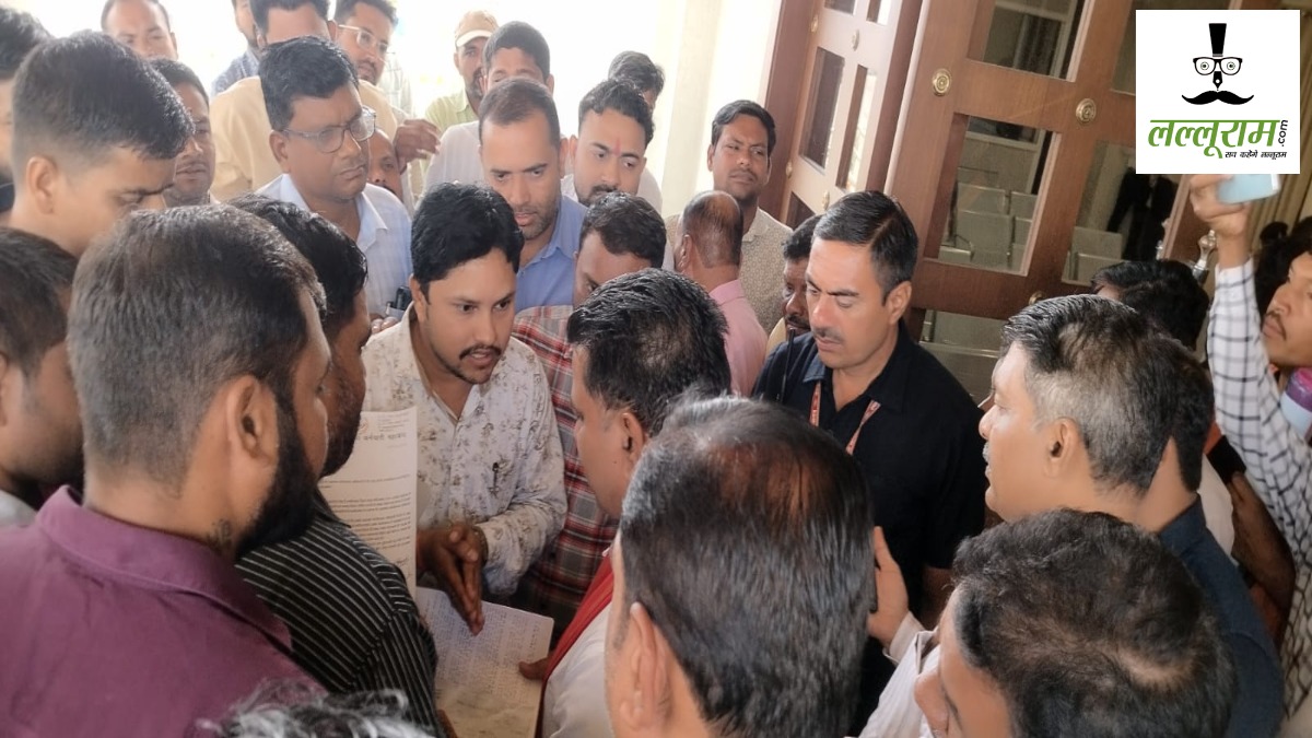 CG News : 20 महीने बाद भी मनरेगा कर्मियों के लिए HR पॉलिसी पर फैसला नहीं, 15 दिन में सौंपनी थी रिपोर्ट, महासंघ ने कहा- लंबा अनुभव रखने वाले कर्मियों को अकुशल कहना अनुचित