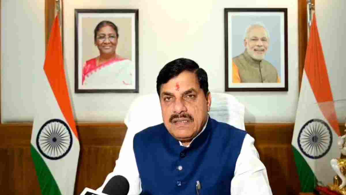 Vande Mataram Controversy: ‘बड़ी बेशर्मी के साथ कहा मैं नहीं गाऊंगी…,’ कांग्रेस पर जमकर बरसे सीएम डॉ. मोहन, कहा-  राष्ट्रीय गीत के अपमान पर मौन क्यों ?