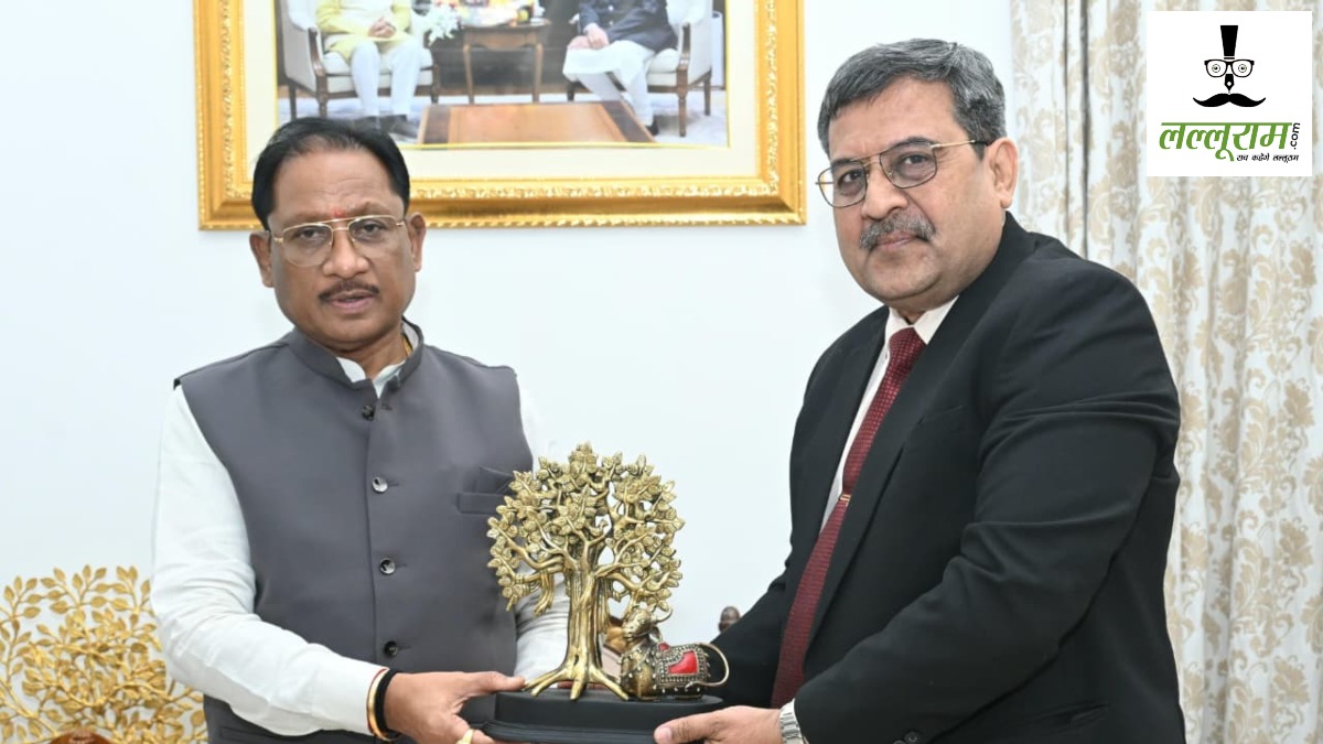 CM साय से IOCL के मुख्य महाप्रबंधक ने की मुलाकात, पेट्रोलियम क्षेत्र के विस्तार पर हुई चर्चा