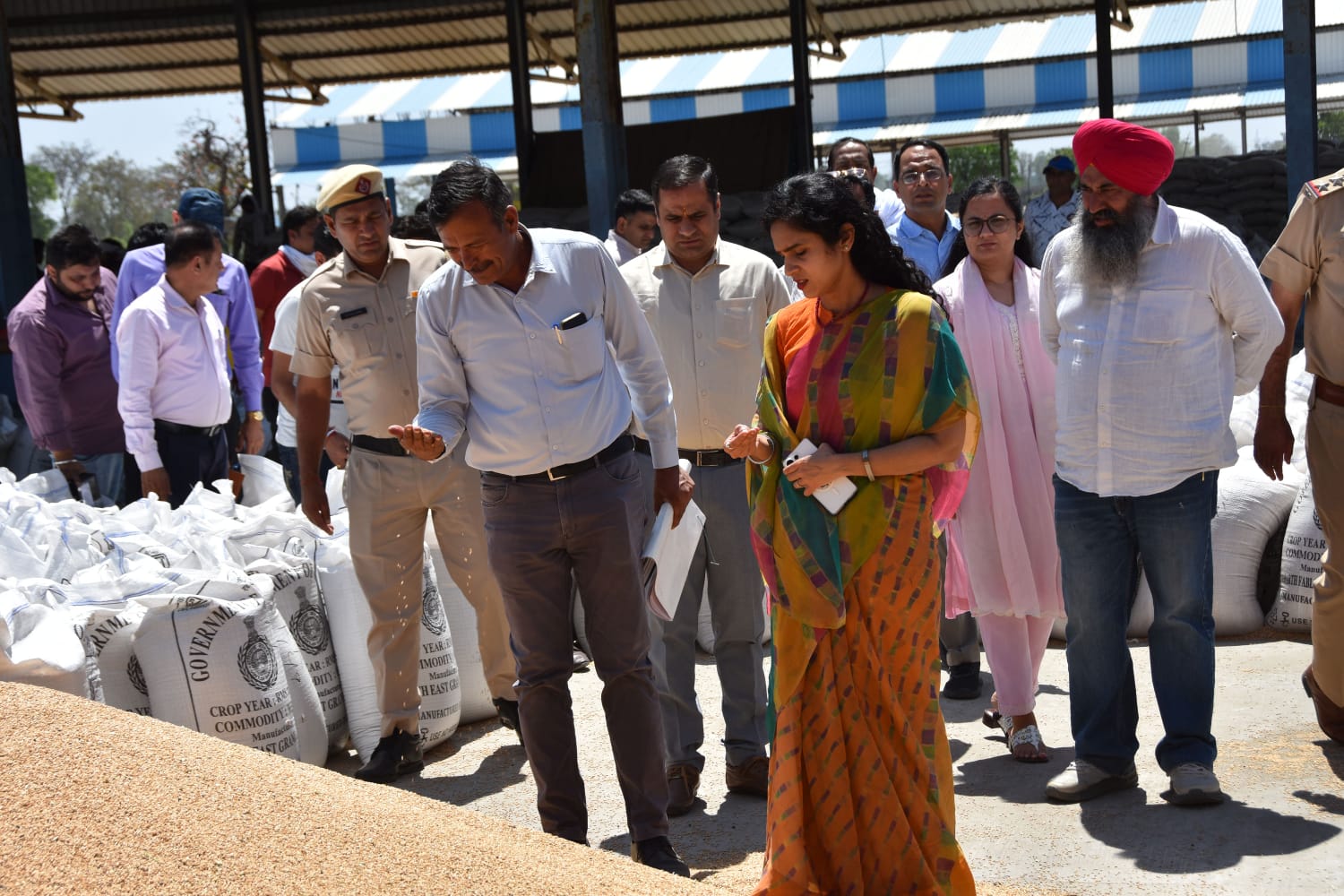 डीसी अपराजिता ने किया सीवन अनाज मंडी का दौरा, खरीद एवं उठान में तेजी लाने के दिए निर्देश