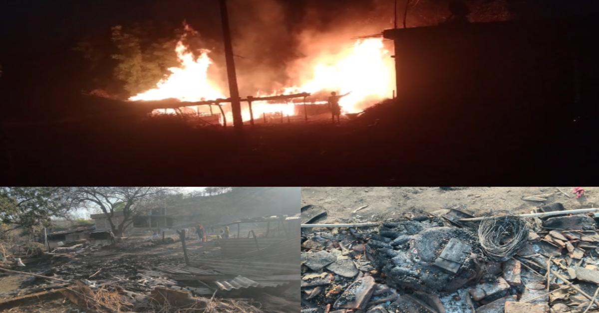 पलभर में उजड़ गया परिवार: 4 बकरा-बकरी, 10 मुर्गियां आग में जिंदा जले, मेहनत की कमाई और आशियाना सब कुछ जलकर राख