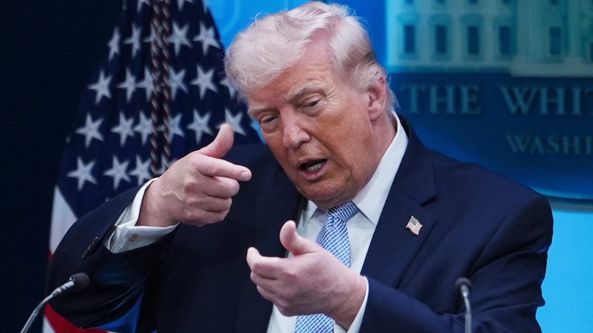 ट्रंप की ईरान को नई धमकी; बोले- अगर सीजफायर डील टूटी तो तेहरान पर घातक हमले होंगे, होर्मुज के आसपास ही रहेंगे अमेरिकी जहाज