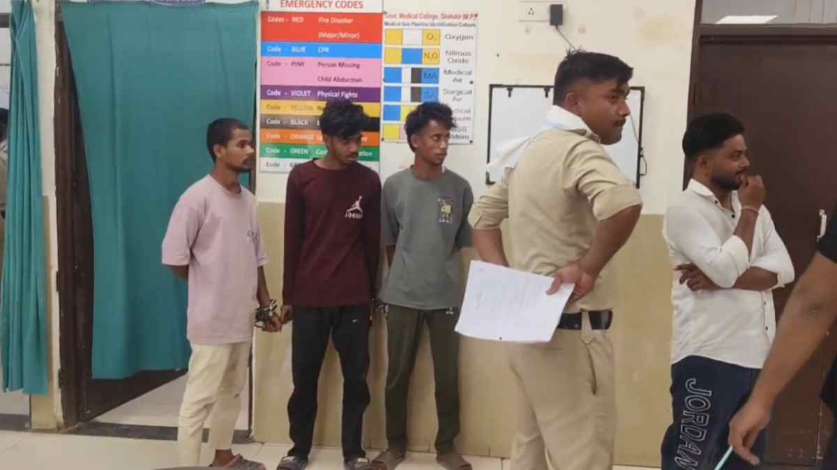 मौसी की शादी में आई नाबालिग से दुष्कर्म: स्कूटी से किडनैप कर सुनसान इलाके में ले जाकर की दरिंदगी, 3 गिरफ्तार