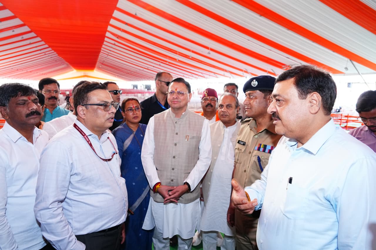 देवभूमि आएंगे पीएम मोदी, सीएम धामी ने दौरे से पहले व्यवस्थाओं का लिया जायजा, कहा- निर्धारित समय में सारे काम पूरा करें