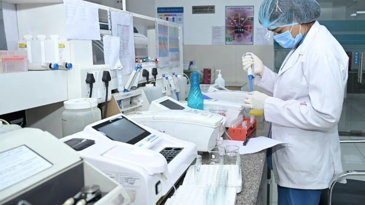 स्वास्थ्य सेवाओं में छत्तीसगढ़ का ऐतिहासिक कदम : केंद्र के उपक्रम HLL लाइफकेयर लिमिटेड के साथ एमओयू,1051 स्वास्थ्य संस्थानों में मिलेंगी आधुनिक जांच सुविधाएं