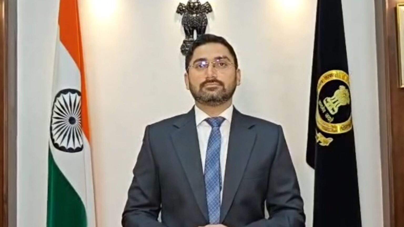 जालंधर के नए डिप्टी कमिश्नर बने वरजीत वालिया, गार्ड ऑफ ऑनर के साथ संभाला पद