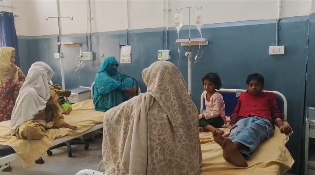 मिठाई बनी जहर, नूंह के गन्डुरी गांव में 8 मासूम बीमार, 5 की हालत गंभीर