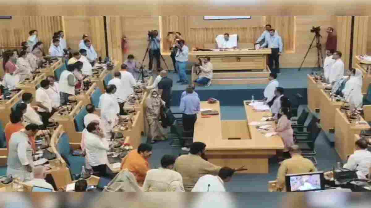 इंदौर नगर निगम में ईरान के सुप्रीमो को श्रद्धांजलि पर बवाल, बजट सत्र में गूंजे नारे