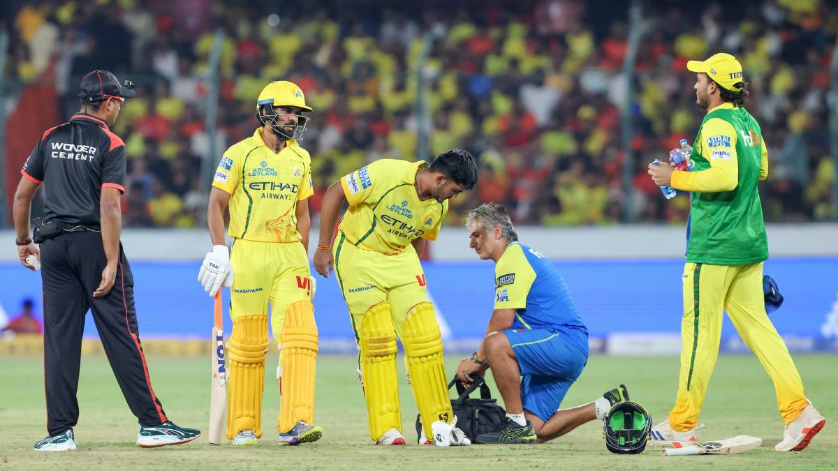 IPL 2026 के बीच CSK को लगा एक और तगड़ा झटका, शानदार फॉर्म में चल रहा धाकड़ बल्लेबाज हुआ चोटिल, अगला मैच खेलने पर संशय