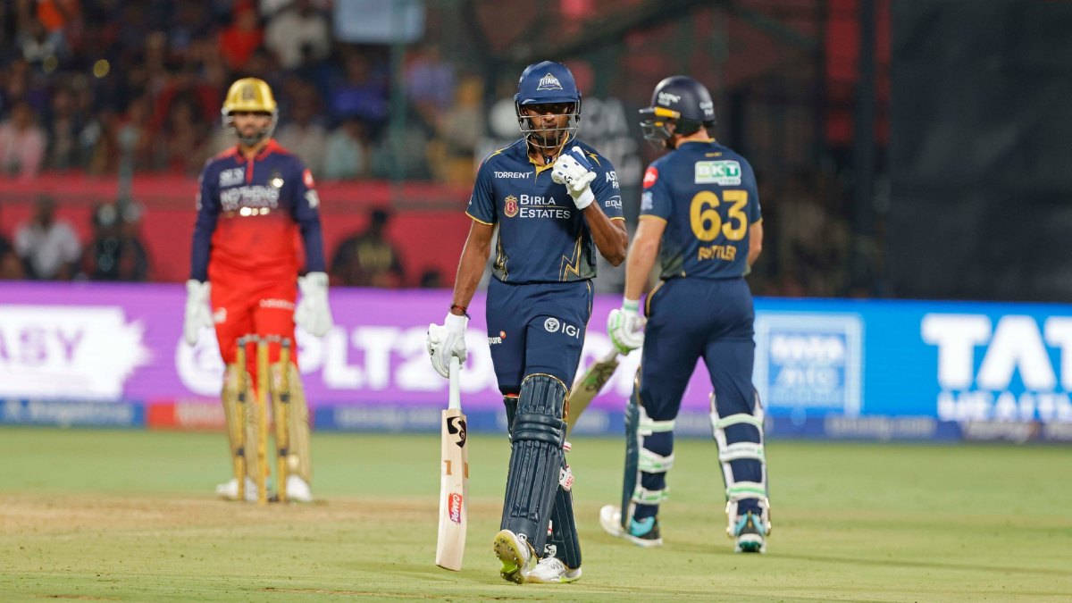 IPL 2026 RCB vs GT : गुजरात ने बेंगलुरु को दिया 206 रन का टारगेट, साई सुदर्शन ने लगाया शतक, सुयश और हेजलवुड ने लिए 1-1 विकेट