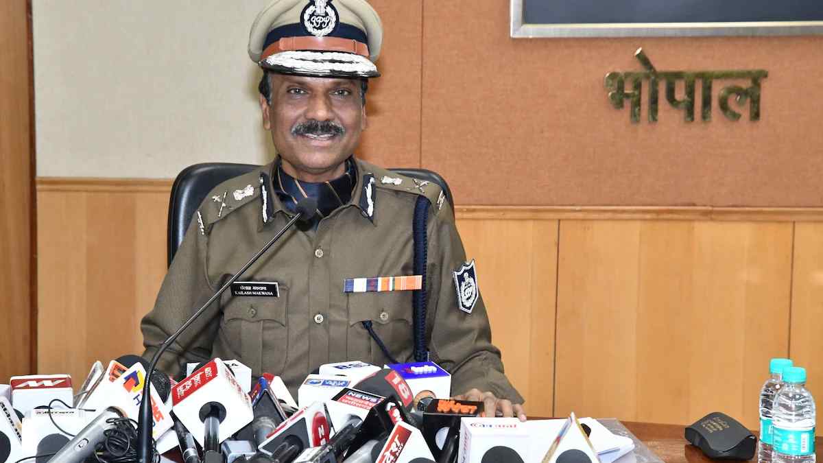 साइबर ठगों का साम्राज्य ध्वस्त: DGP ने नरसिंहपुर की पुलिस टीम को किया सम्मानित, म्यूल अकाउंट गिरोह का किया था पर्दाफाश