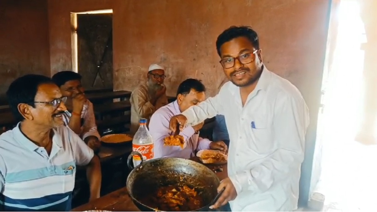 बिहार के स्कूल में गुरुजी की ‘चिकन पार्टी’ का VIDEO वायरल, शराबबंदी का उड़ाया मजाक