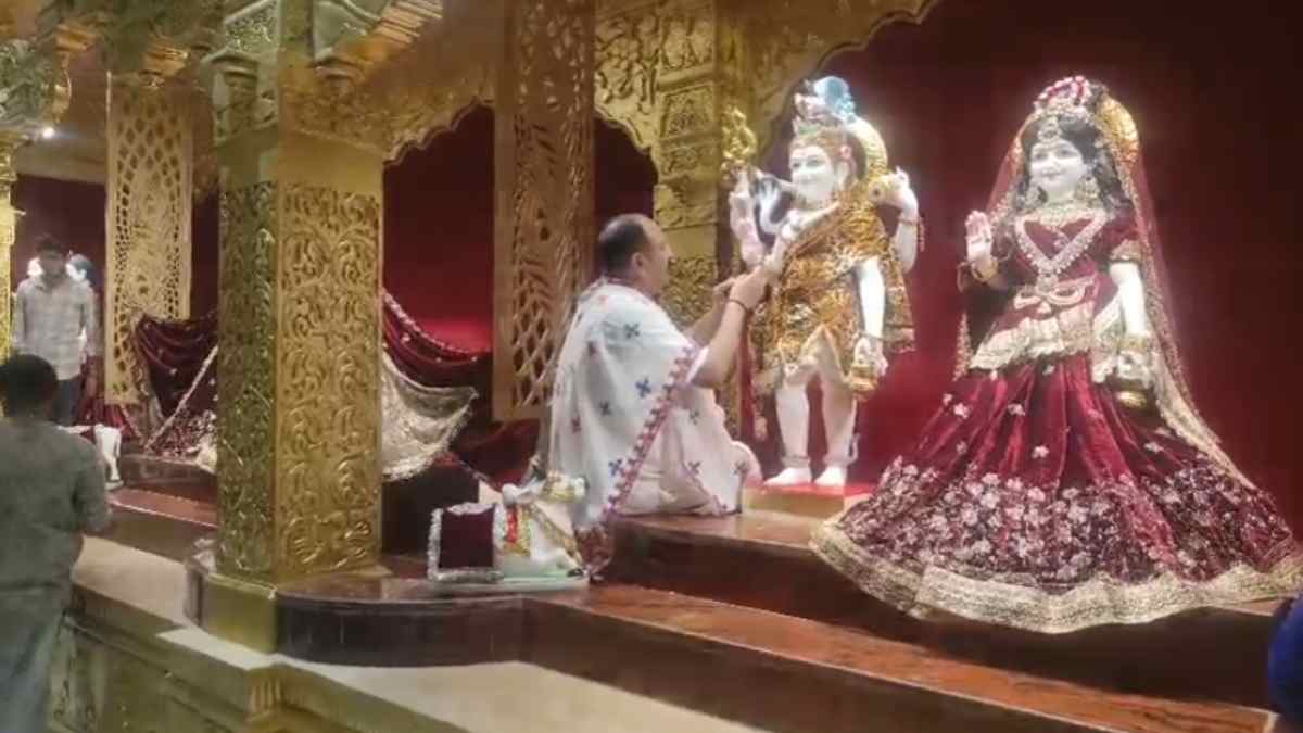 एक मंदिर में चारों युग का दर्शन: कुबेरेश्वर धाम में प्राण प्रतिष्ठा के बाद खुला मुरली मनोहर मंदिर, पहुंचे हजारों श्रद्धालु